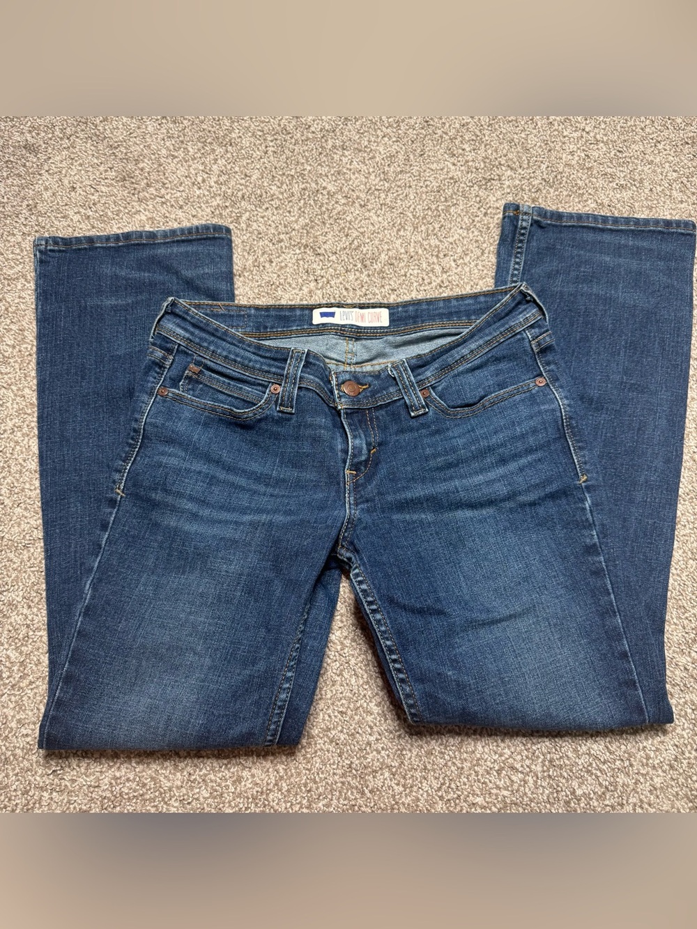 Levi’s low rise jean - Picture 1 of 3